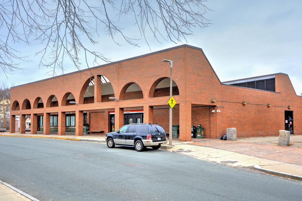 2 Bedroom Boston Condo In Jamaica Plain With Parking Екстериор снимка